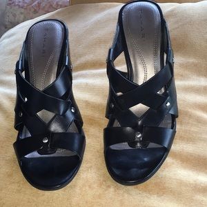Tahri size 7 sandals